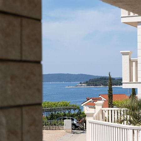 Apartments Wisibada Трогір Екстер'єр фото